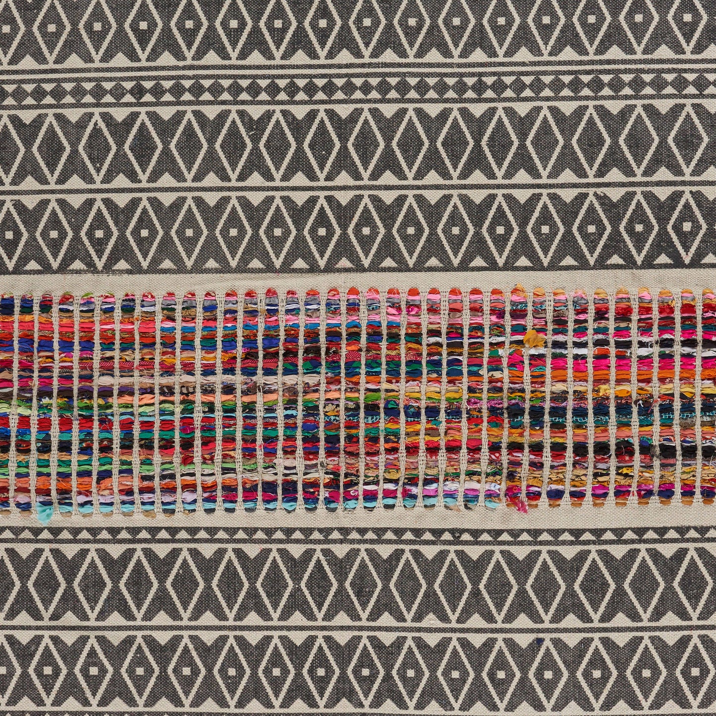 Geometric Chindi Area Rug 3x5
