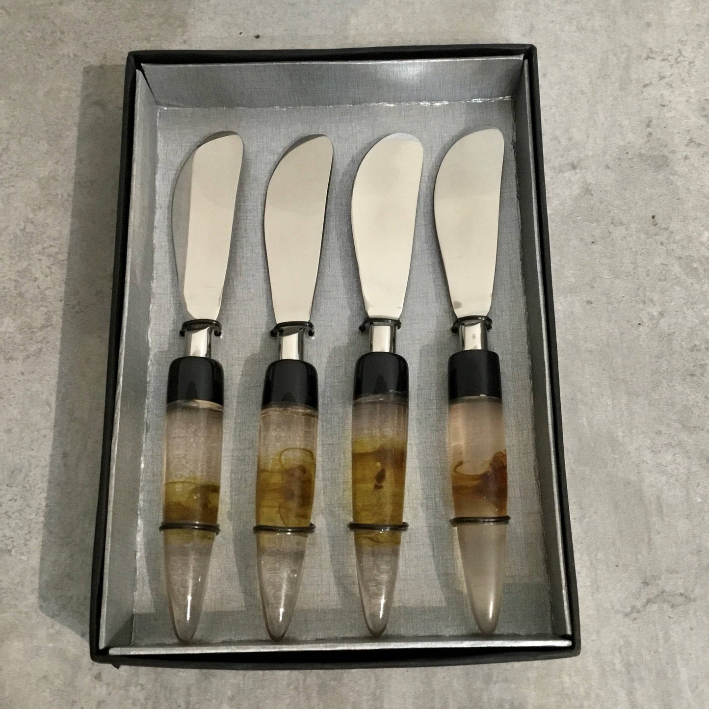Steel & Resin Spreader