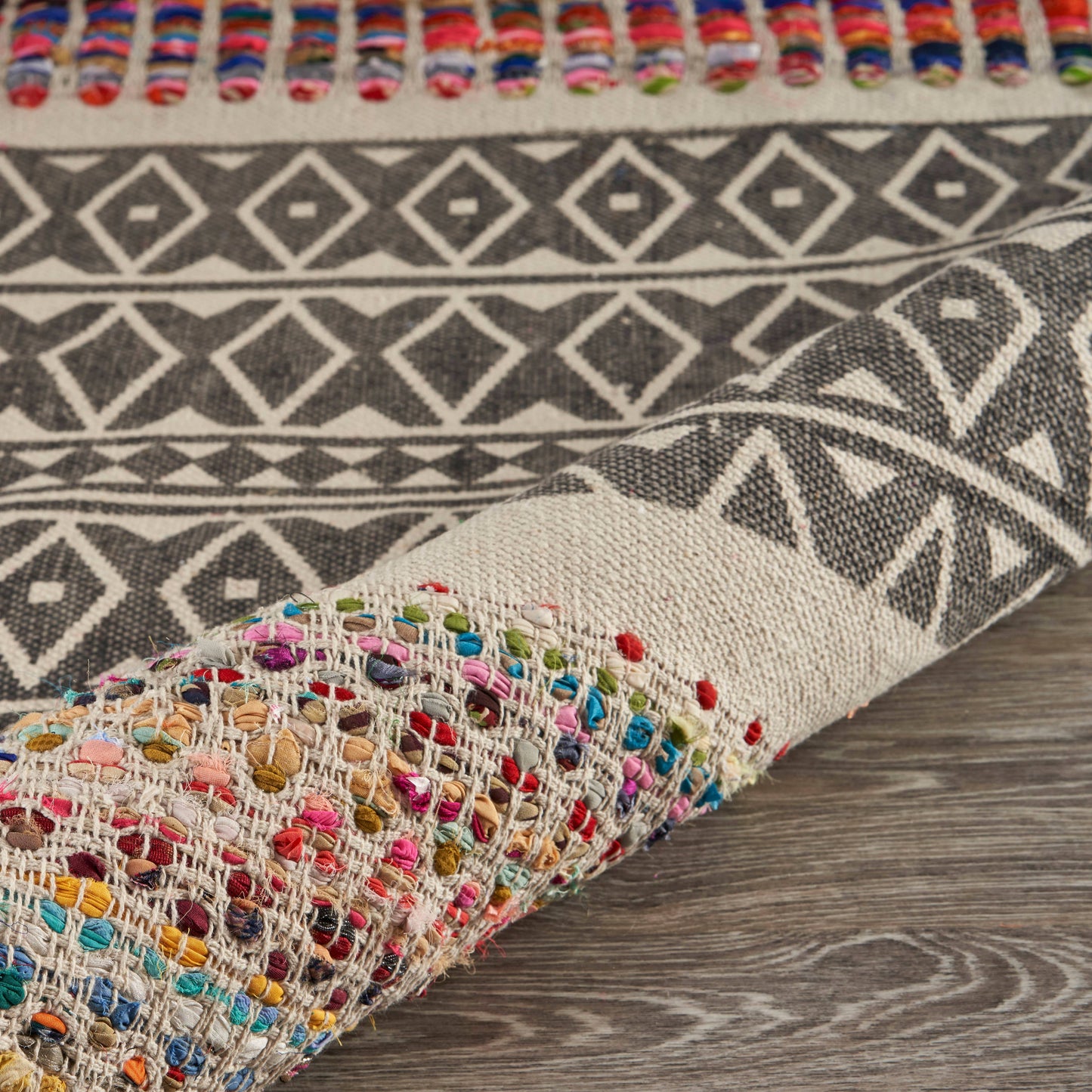 Geometric Chindi Area Rug 3x5