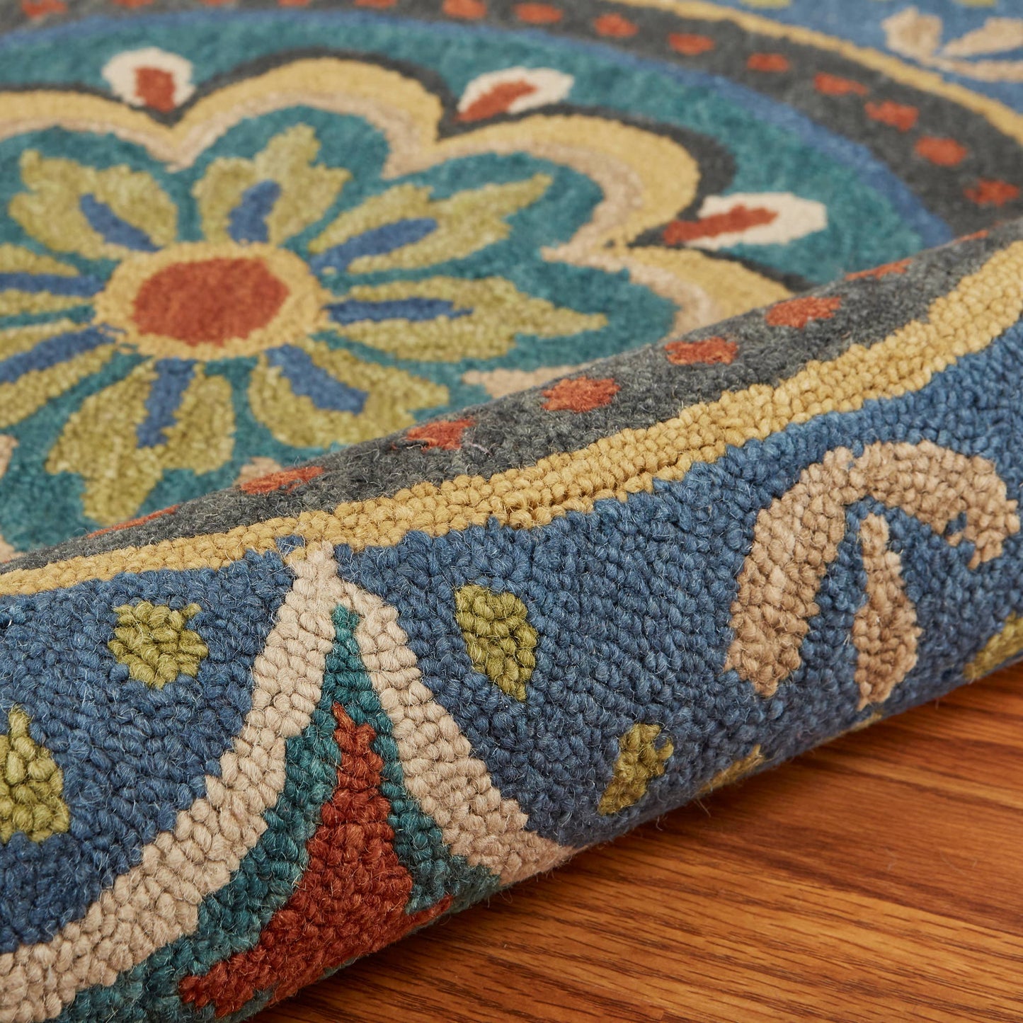 Daniela Hand-Tufted Wool 4' Round Rug