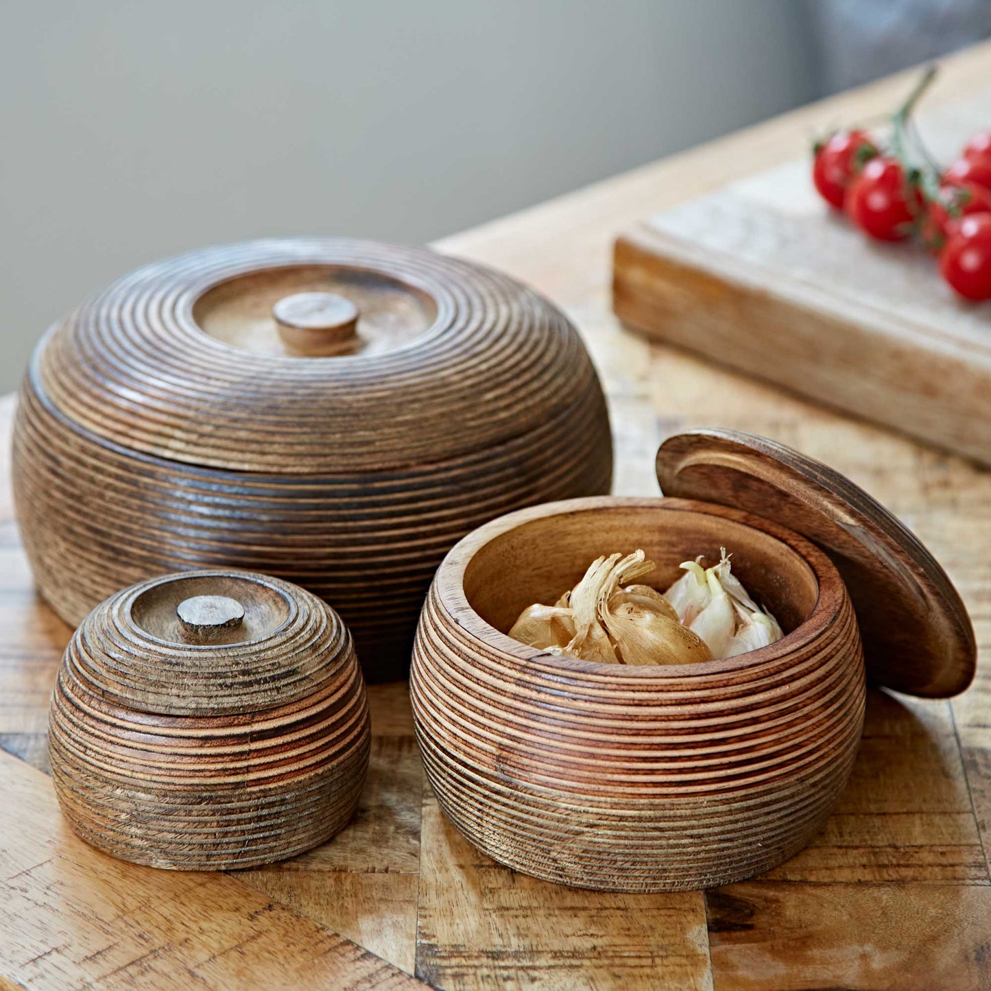 Handmade Carved Mango Wood Bowl With Lid